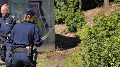 spankangs|Arrest over two Britons found dead in car in Sweden .